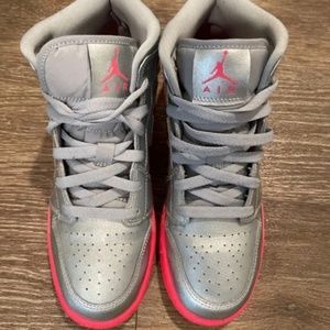 Air Jordan 1 Mid GS 'Metallic Silver Pink Crimson